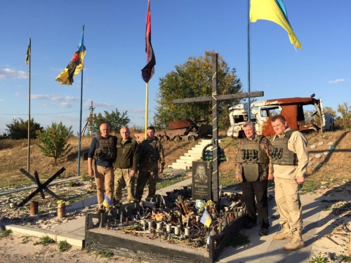 ПРЕЗИДЕНТ НАМН УКРАЇНИ В. ЦИМБАЛЮК В ЗОНІ ПРОВЕДЕННЯ ООС