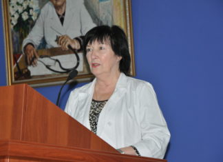 Симпозіум «Медичні аспекти боротьби з неінфекційними захворюваннями: диференційний підхід до оцінки інформованості населення, комплаєнсу до профілактики та лікування» Директор Національного інституту терапії ім. Л. Т. Малої НАМН України , д.м.н., проф. Г.Д. Фадєєнко