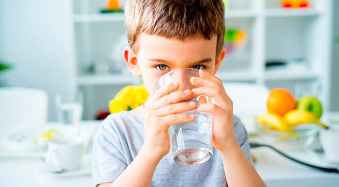 ПИТНИЙ РЕЖИМ ТА ХАРЧУВАННЯ ДИТИНИ В СПЕКОТНУ ПОГОДУ ВЛІТКУ