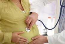 Вагітність 40+: медики назвали головні “за”, поради майбутнім мамам