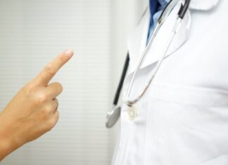 Звинувачення замість грошей – як «готують» клініки НАМНУ до прийому ковід-пацієнтів