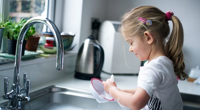 ВИВЧЕННЯ СЕНСИБІЛІЗУЮЧОЇ ДІЇ МИЙНИХ ЗАСОБІВ, ПРИЗНАЧЕНИХ ДЛЯ МИТТЯ ВИРОБІВ ДЛЯ ДІТЕЙ