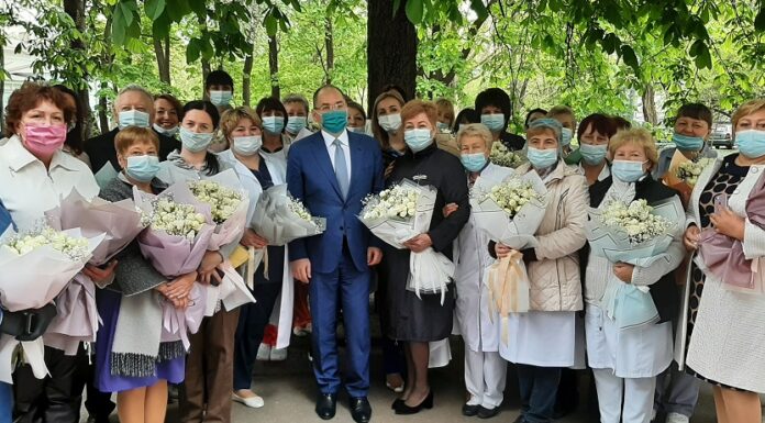 Міністр МОЗ України Максим Володимирович Степанов привітав медичних сестер ДУ “Інститут педіатрії, акушерства і гінекології імені академіка О.М. Лук’янової НАМН України” з Міжнародним днем медичної сестри