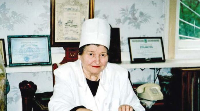 Любові Трохимівні Малій присвячується