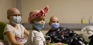 «Медики відчувають велику підтримку» Лікарі академії медичних наук цілодобово надають допомогу дорослим і дітям