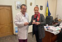 Команда Національного інституту серцево-судинної хірургії ім. М.М. Амосова продовжує цілодобово стояти на варті здоров’я наших співгромадян