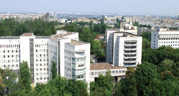 «Наш фронт — тут. Ми кожного дня боремося за життя дітей». Інтерв’ю з головним лікарем Інституту педіатрії, акушерства і гінекології Любов’ю Федорівною Слєповою