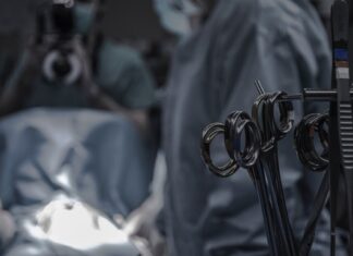 Планові госпіталізації – на паузу: як вимушена темрява впливає на роботу лікарів