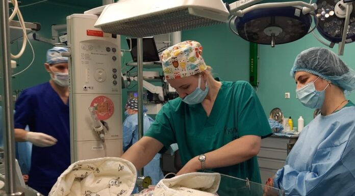 Команда хірургів інституту Амосова та ІПАГ успішно прооперувала вагітну з надтяжкою патологією серця