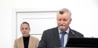 Президент НАМН України академік Цимбалюк В.І. вручив відзнаки Ради національної безпеки та оборони України