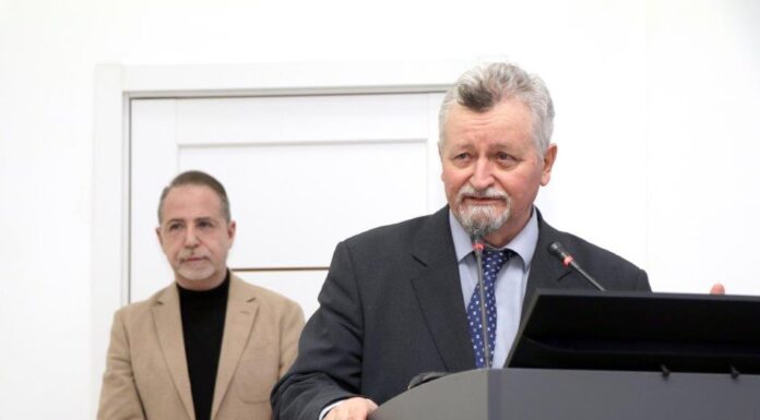 Президент НАМН України академік Цимбалюк В.І. вручив відзнаки Ради національної безпеки та оборони України