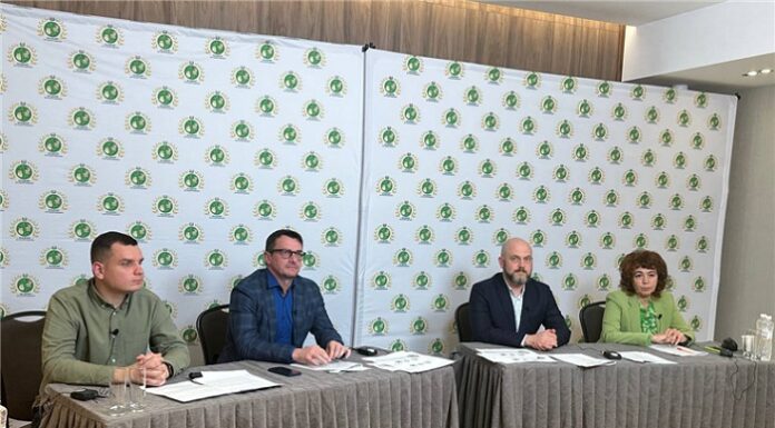 Наукове життя триває