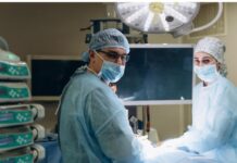 Столичні кардіологи врятували захисника, у якого уламок був у серці