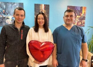 У пацієнтки Яни випадково виявили велику 12-сантиметрову кісту у грудній клітці, близько біля серця, під час медичного обстеження