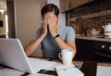 ЯК СТРЕС ВПЛИВАЄ НА ВАШІ ОЧІ?