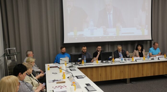 До питання закупівлі продуктів дитячого та шкільного харчування