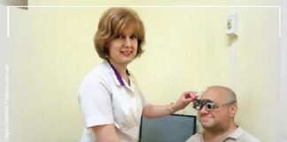 Які наслідки недокорекції в окулярах?