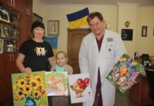 За місяць лікування Карина встигла створити цілу галерею картин