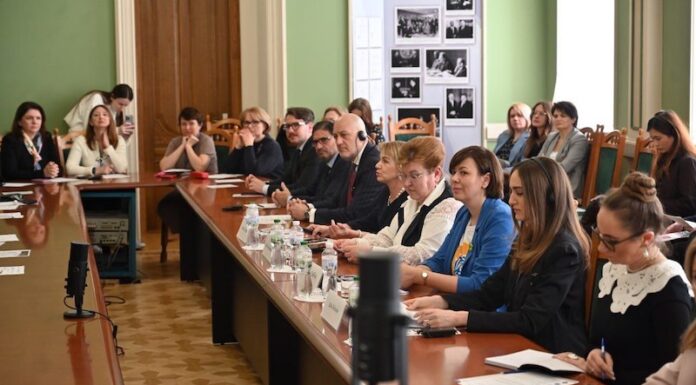Жінки-дипломати для здоров`я жінок – Міжнародний жіночий день у Дипломатичній академії України: на перетині галузей