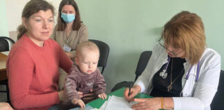 З медичним оглядом у Рівненській обласній дитячій лікарні