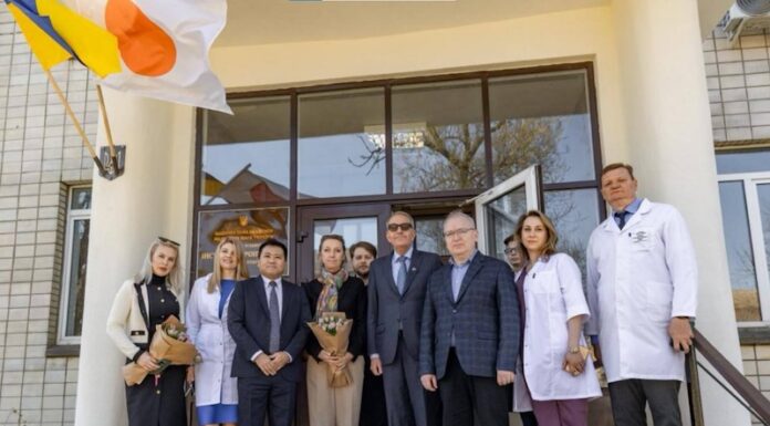 Висадження алеї сакур біля ДУ «Інститут геронтології імені Д.Ф. Чеботарьова НАМН України»