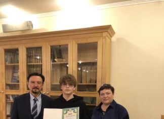 Відзначення переможців конкурсу дитячих малюнків на тему “Моя мама/тато – науковець”