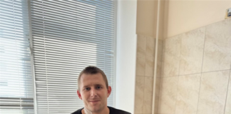 Уламок снаряду застряг у печінці військового