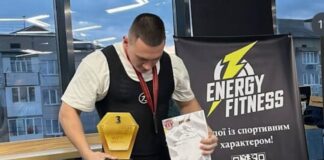 Олексій виборює перші місця на змаганнях з пауерліфтингу попри складну вроджену ваду серця