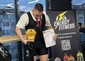 Олексій виборює перші місця на змаганнях з пауерліфтингу попри складну вроджену ваду серця