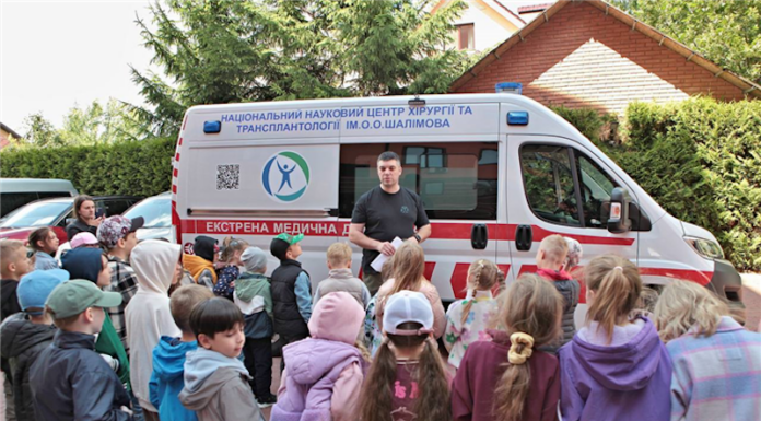 Лікарі-анестезіологи ДУ «Національний науковий центр хірургії та трансплантології імені О.О. Шалімова НАМН України» провели освітній захід для учнів київської школи UMKA SMART