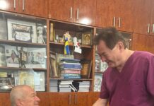 До Дня медичного працівника Президент НАМН України, академік НАН та НАМН України, Василь Лазоришинець отримав відзнаку — медаль “За громадянську мужність” від Української спілки ветеранів Афганістану.