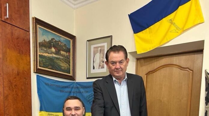 До Президента НАМН України Василя Лазоришинця завітав доброволець ЗСУ Андрій Сіромаха — 25-річний білоцерківець, який став радником начальника Київської ОВА.